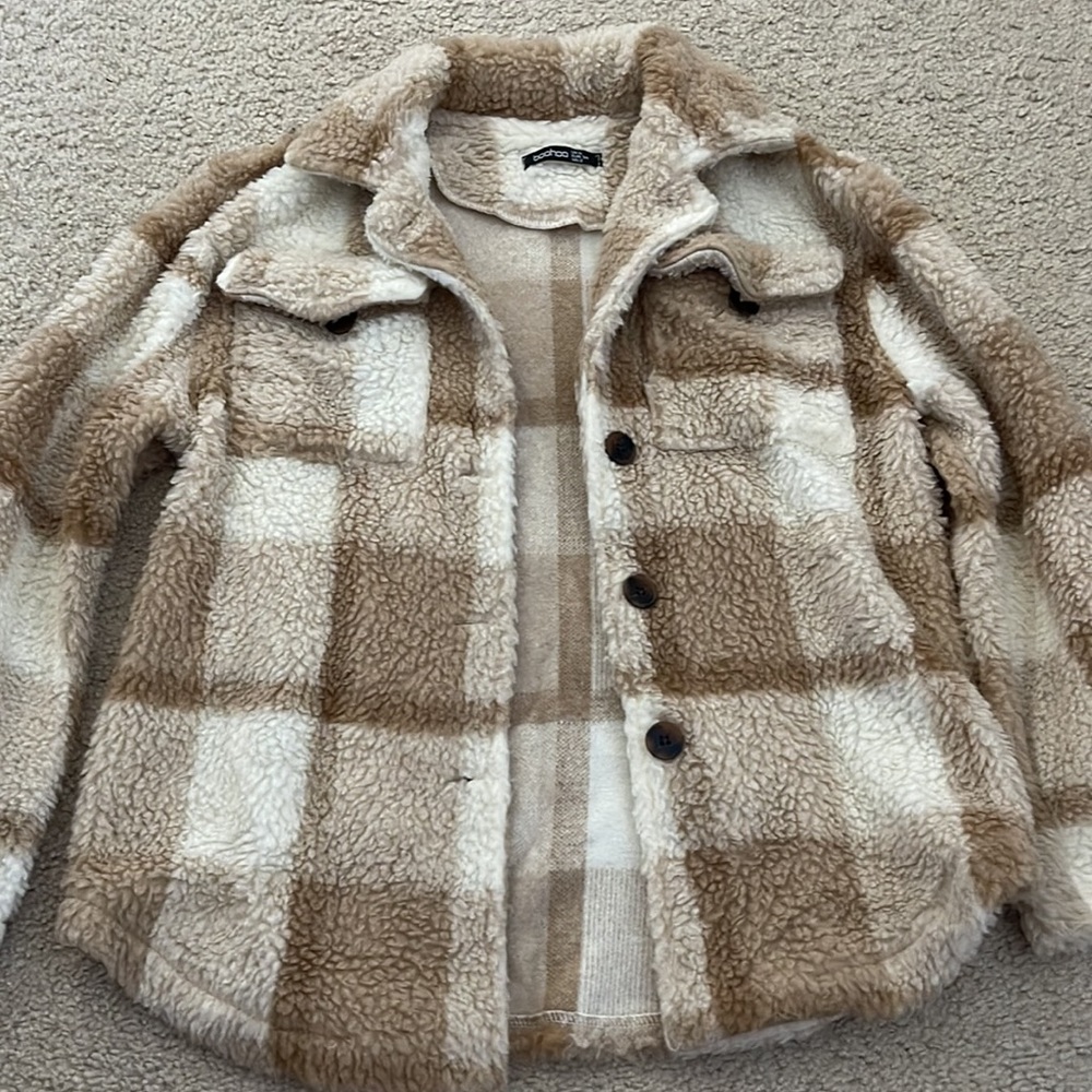 Boohoo shacket - Picture 2 of 2